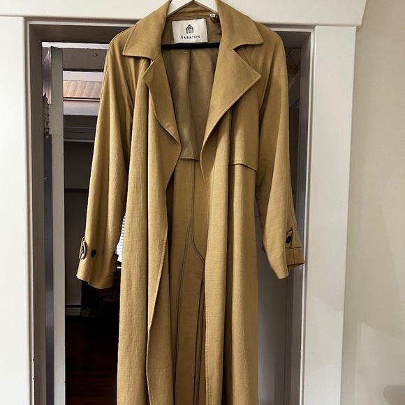 Aritzia Jackets & Blazers - Aritzia Trench coat
